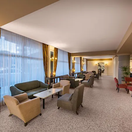 ماريتيم باين بيتش منتجع 5*